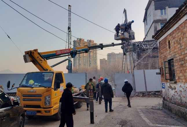 謝瑋調研推進昌江水生態(tài)保護提升項目建設工作