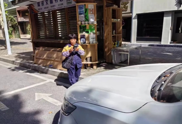 不懼高溫 “熱”力十足！致敬高溫下堅守崗位的古鎮(zhèn)工作者（一）